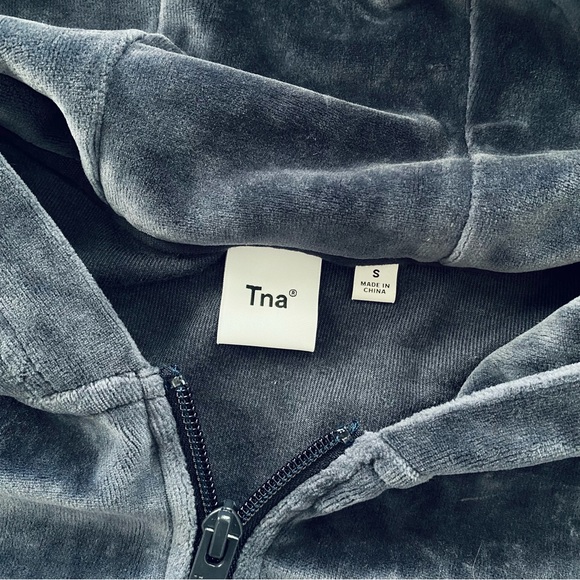 Aritzia Tna On Cloud 90’s Velour Zip Hoodie in Admiral Navy Blue sz Small - Picture 5 of 10